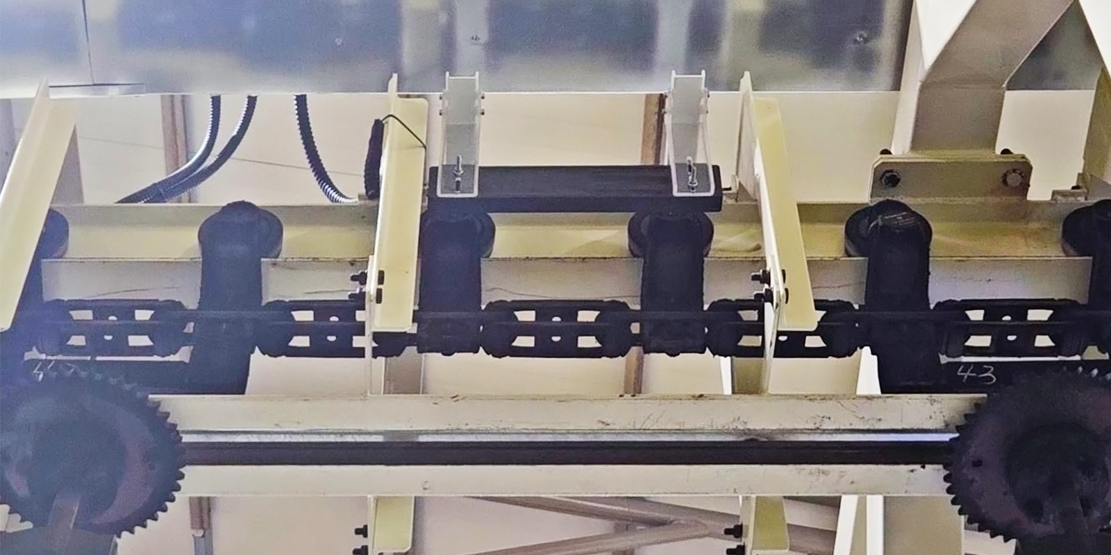 RFID antenna installation on the painting line hanger flow